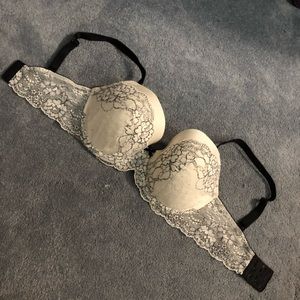VS Dream Angels white w/ black lace bra, 34DDD